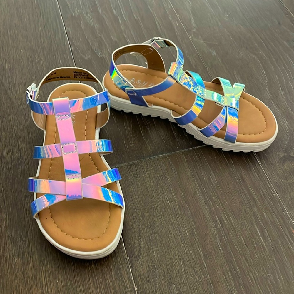 🌸🌷🌸Super cute sandals size 13 in great condition